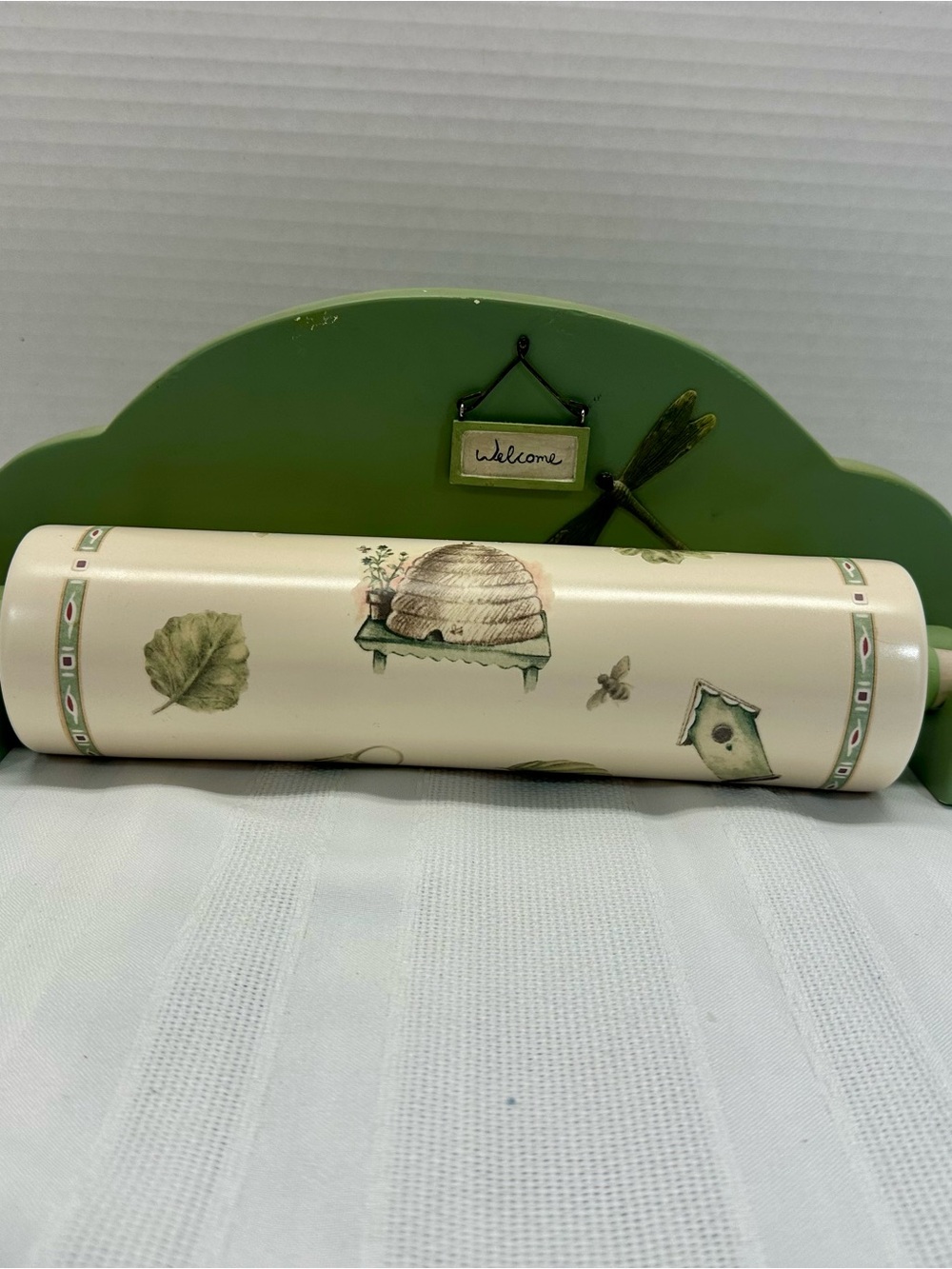 Pfaltzgraff Naturewood rolling pin with wall shelf
